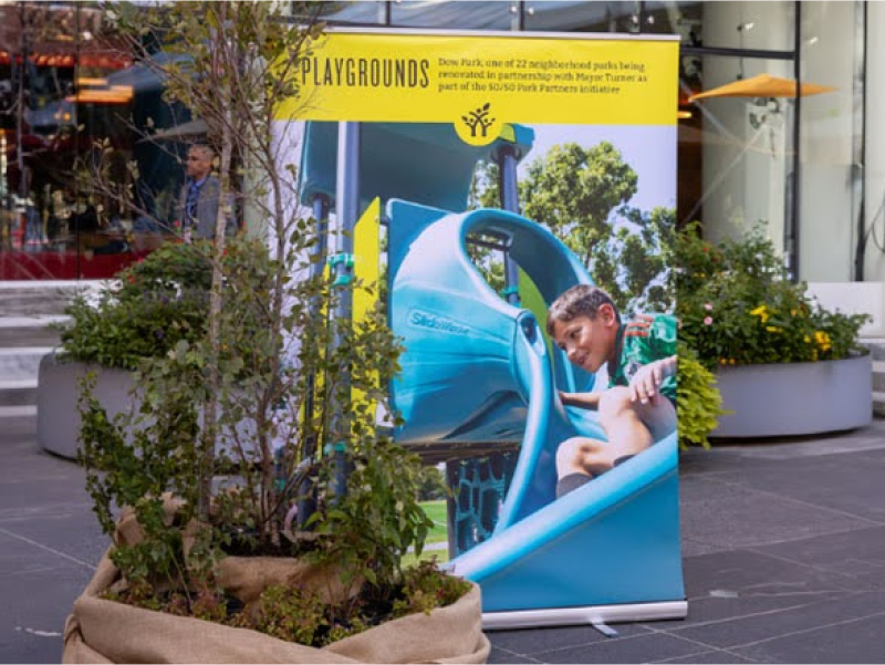 Freestanding Display